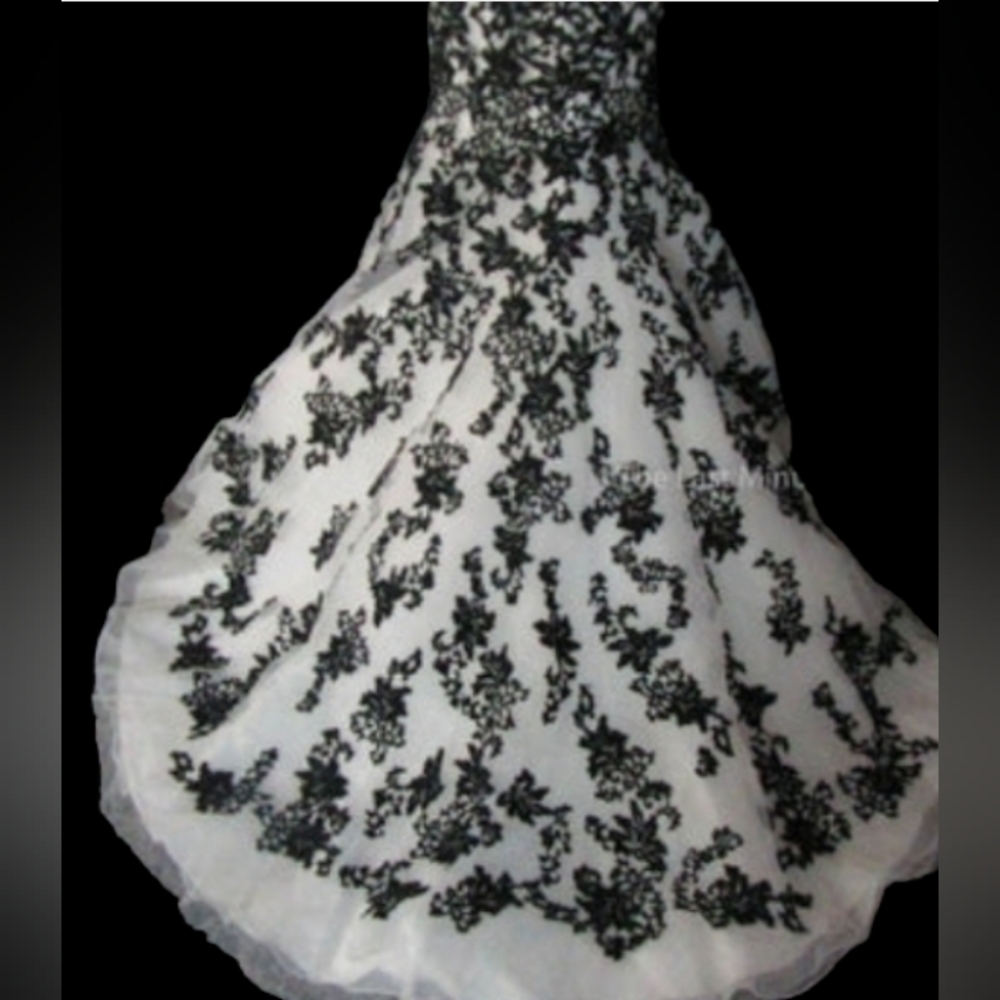 100% Authentic Allure Wedding Dress - Picture 9 of 13